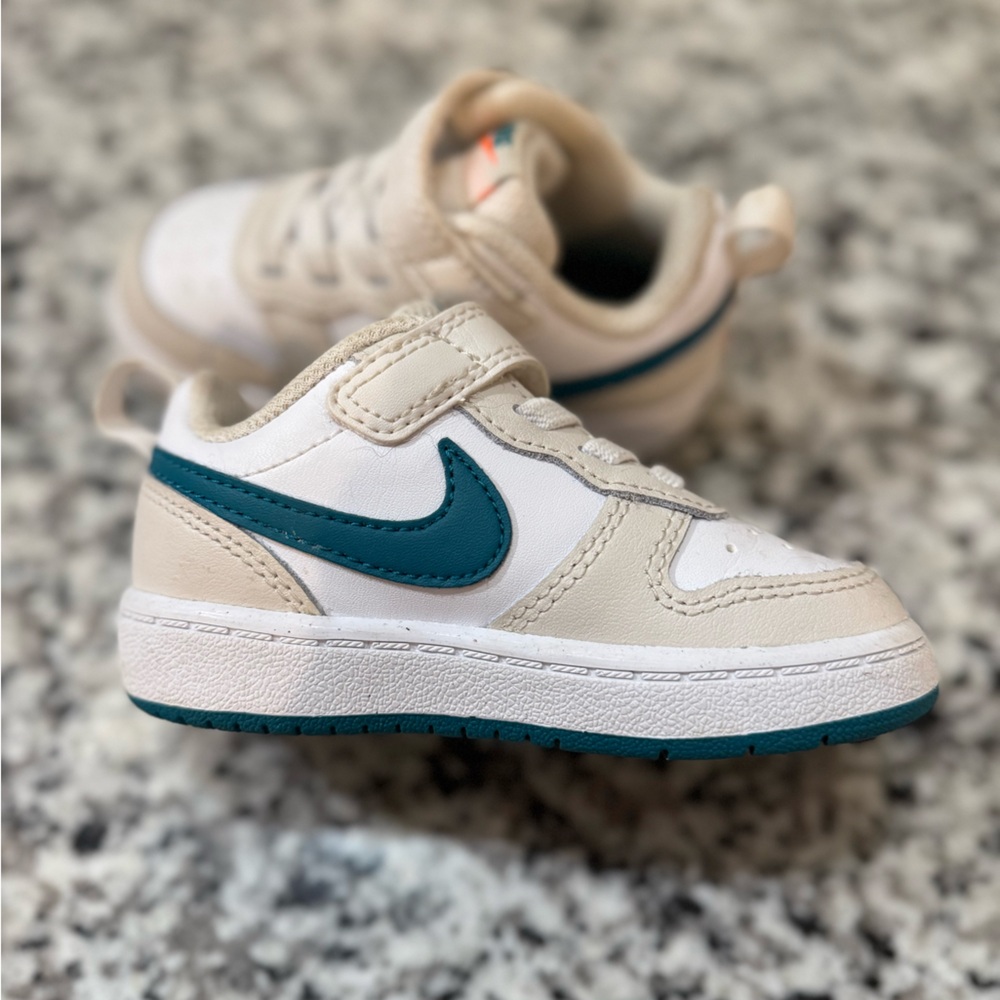 Nike Cream and Teal Kids Sneakers